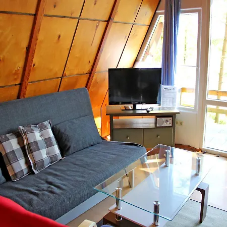 Апартаменты Ferienhaeuser Dorf Zechlin See 7760 Кляйнцерланг